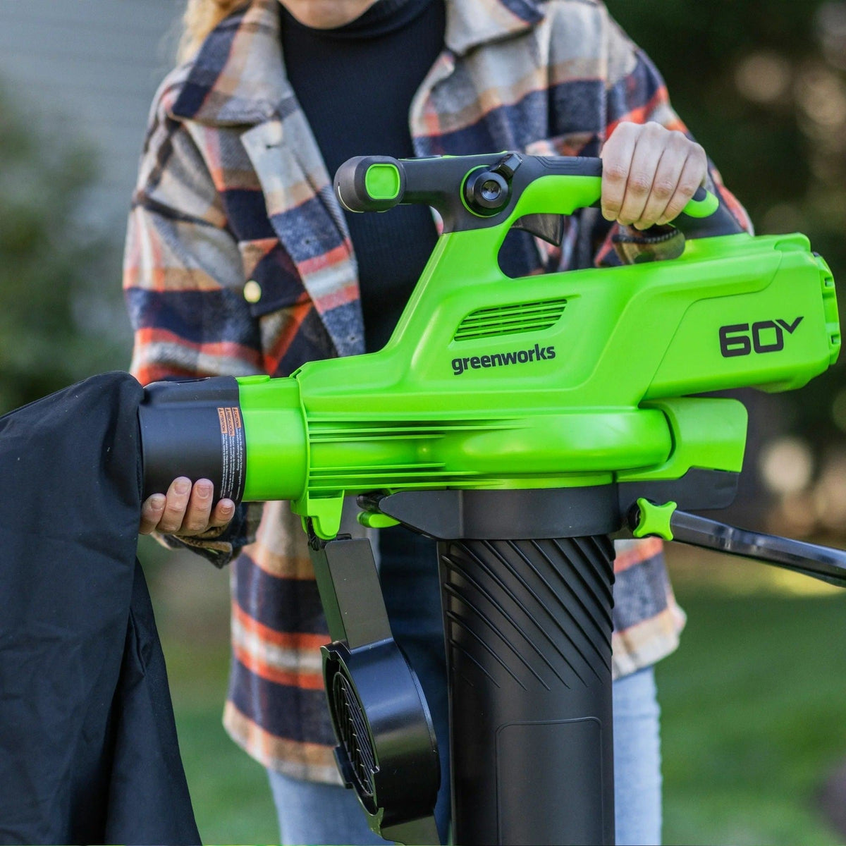 60V 520 CFM/240 MPH Blower Vacuum with 4Ah Battery