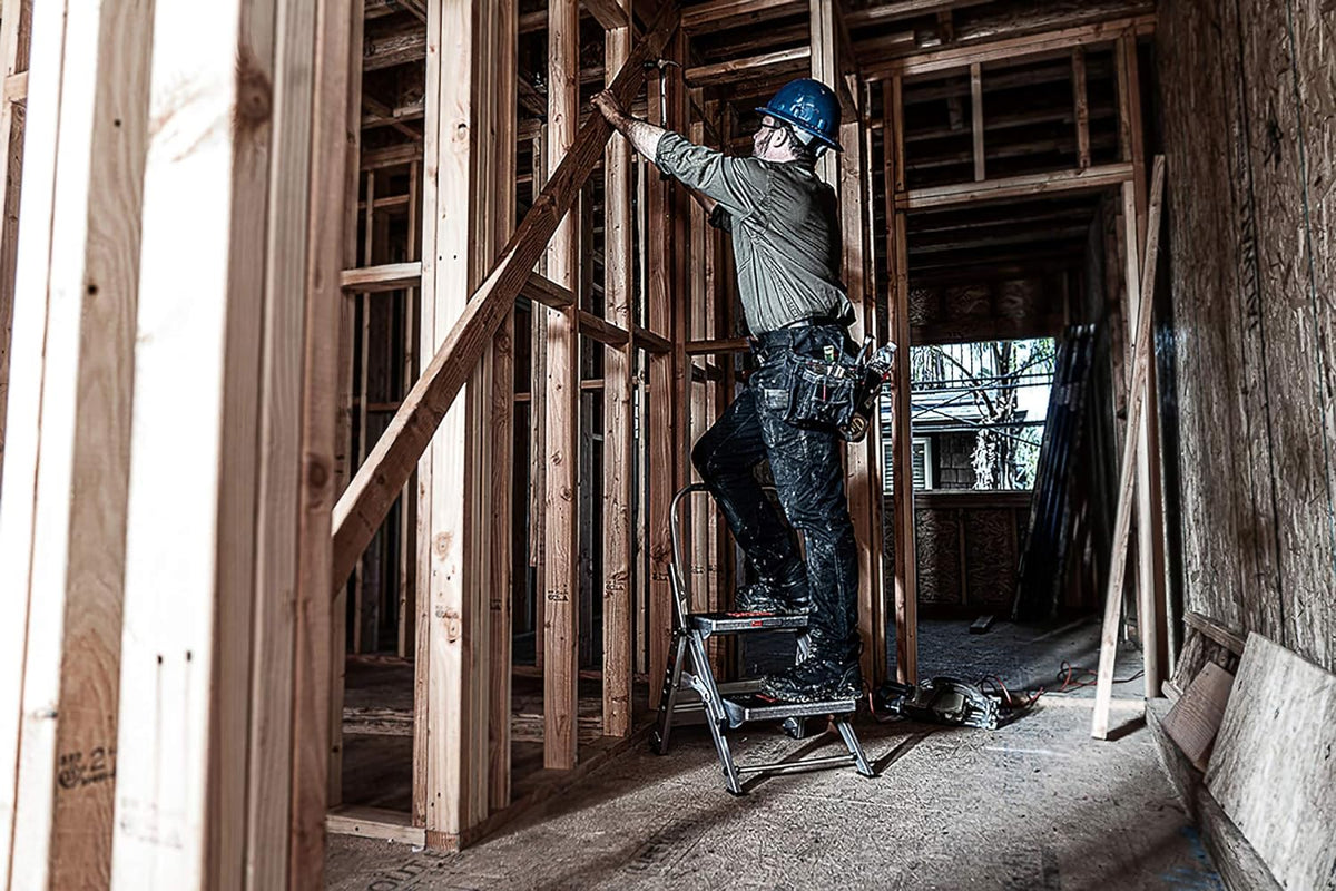 Ladder, Safety Step, Three-step Design, 3 feet high, Footrest, Aluminum, Type 1A, Load Capacity 300 pounds