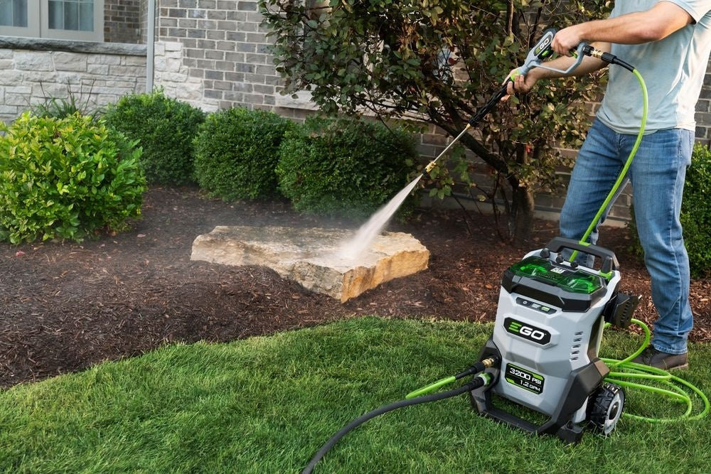 HPW3204-2 POWER+ 3200 PSI Pressure Washer with 2 x 6.0Ah Batteries and 320W Charger
