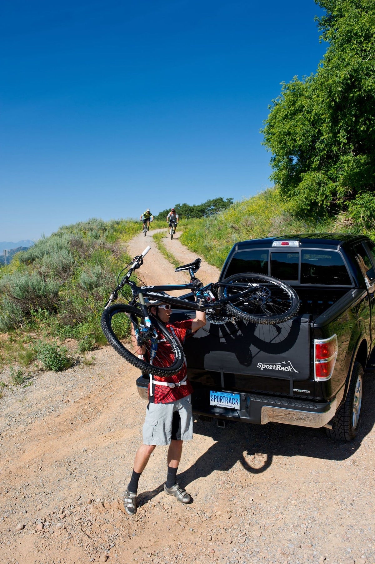 SR8123 Tailgate Pad with Straps